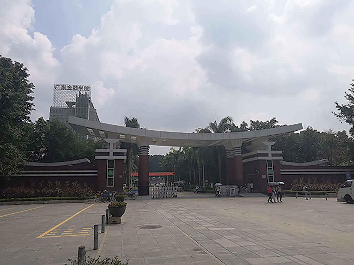 廣東省金融學(xué)院正式運用派谷空調(diào)控制器